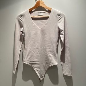 Aritzia Babaton Contour Fixture Bodysuit matte pearl color in small never worn